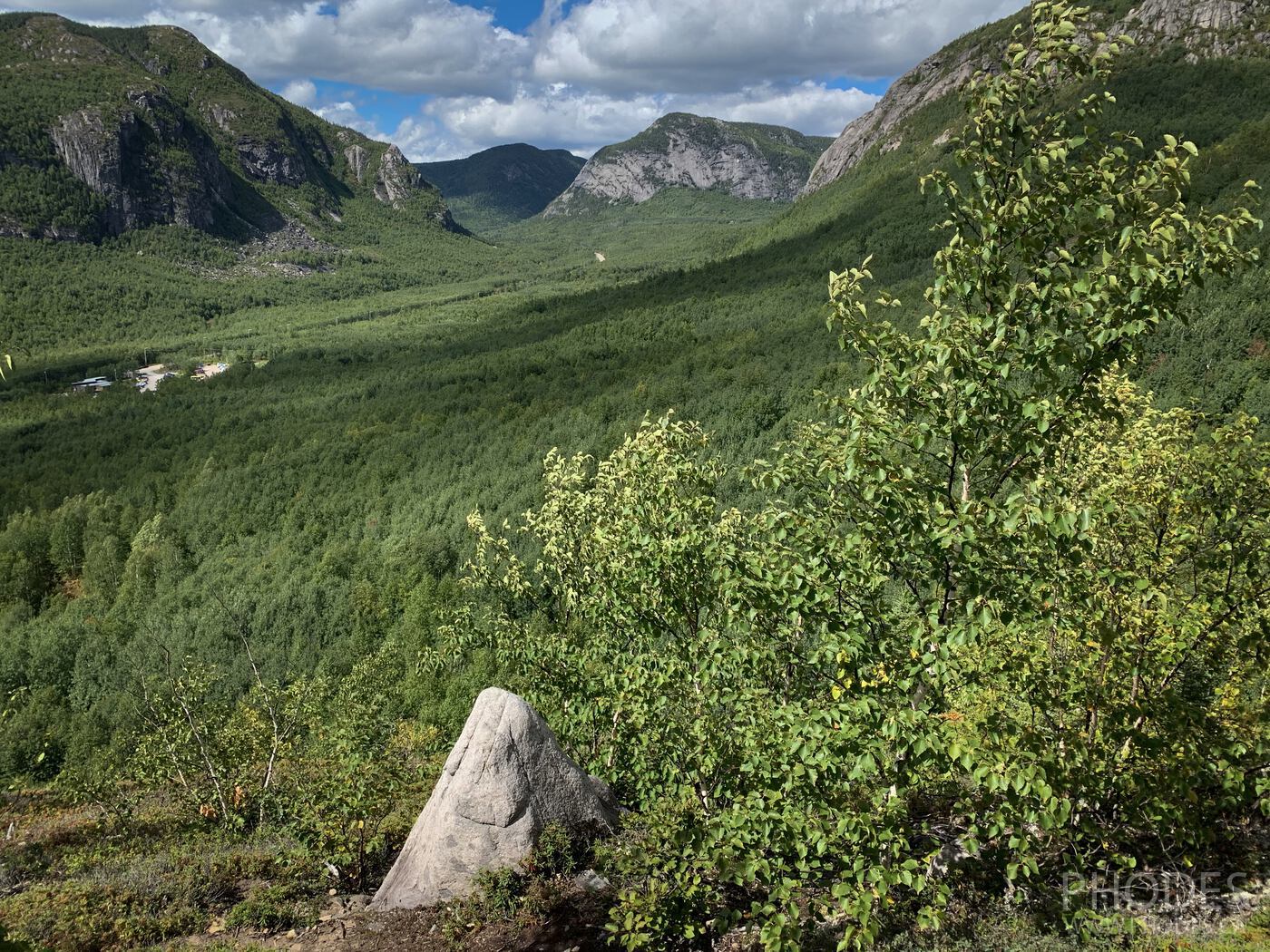 Hiking in Grands-Jardins National Park